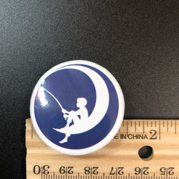 Dream works LOGO buttons! - Picture 3 of 4